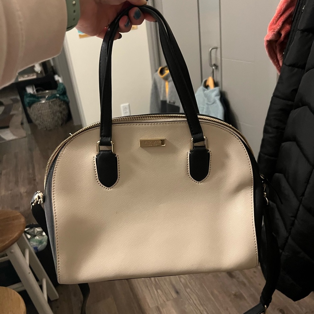 Kate spade medium size crossbody handbag